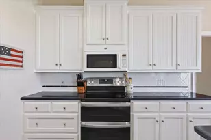 560 Doe Run Rd, Crawford, TX 76638 - Photo 19