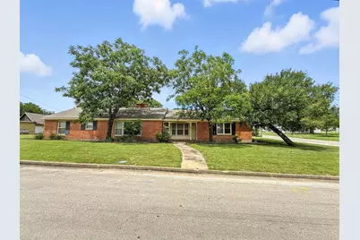 700 Park St Street, Gatesville, TX 76528 - Photo 1
