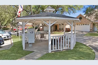 320 Fairhavens Drive, Grand Prairie, TX 75050 - Photo 25