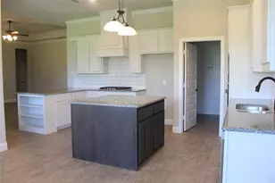 1082 Mickelson Dr, Granbury, TX 76048 - Photo 3