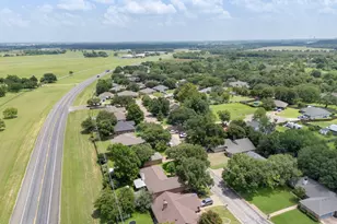 702 Indian Springs Dr, Waco, TX 76708 - Photo 31