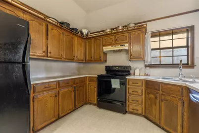 702 Indian Springs Drive, Waco, TX 76708 - Photo 11