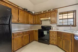 702 Indian Springs Dr, Waco, TX 76708 - Photo 11