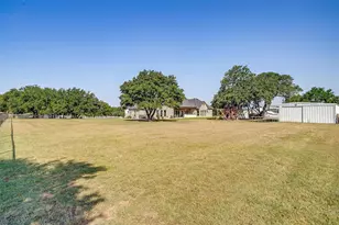 3207 Hummingbird Ct, Granbury, TX 76049 - Photo 37