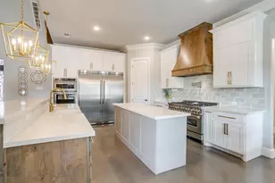 3207 Hummingbird Ct, Granbury, TX 76049 - Photo 9