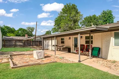 1070 Cardinal Lane, Paris, TX 75460 - Photo 13