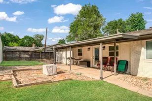 1070 Cardinal Ln, Paris, TX 75460 - Photo 13