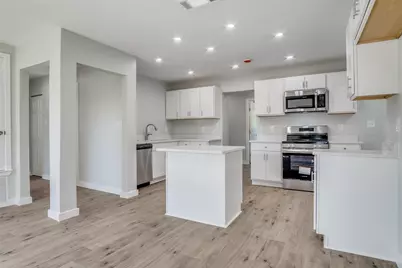 107 N Cherry Lane, Granbury, TX 76048 - Photo 9