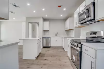 107 N Cherry Lane, Granbury, TX 76048 - Photo 11