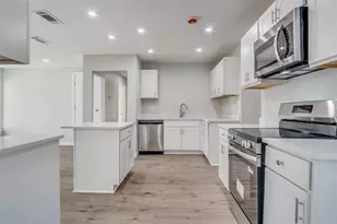 107 N Cherry Ln, Granbury, TX 76048 - Photo 11