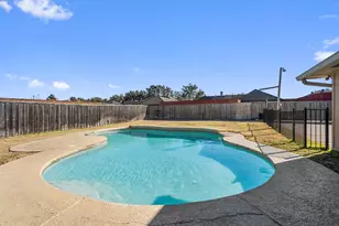 2220 Cedar Cir, Carrollton, TX 75006 - Photo 13