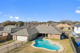 2220 Cedar Cir, Carrollton, TX 75006 - Photo 15