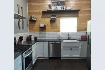 901 N 10th Street, Waco, TX 76707 - Photo 3