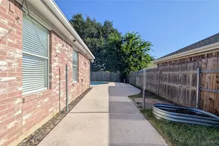 6702 Valley Branch Dr, Arlington, TX 76001 - Photo 29
