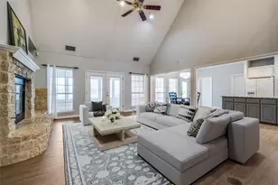 500 Navajo Ct, Runaway Bay, TX 76426 - Photo 3