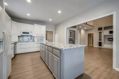 500 Navajo Court, Runaway Bay, TX 76426 - Photo 9