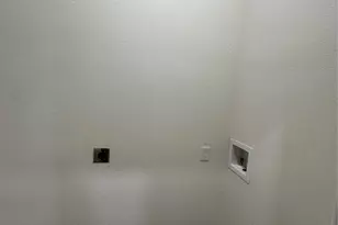 915 E Humbolt St, Fort Worth, TX 76104 - Photo 31