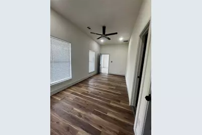 915 E Humbolt Street, Fort Worth, TX 76104 - Photo 29