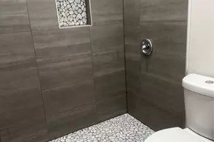 915 E Humbolt St, Fort Worth, TX 76104 - Photo 27