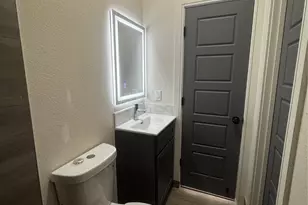 915 E Humbolt St, Fort Worth, TX 76104 - Photo 23