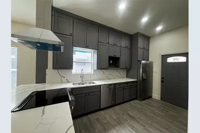 915 E Humbolt Street, Fort Worth, TX 76104 - Photo 17