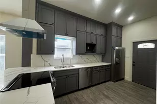 915 E Humbolt St, Fort Worth, TX 76104 - Photo 17