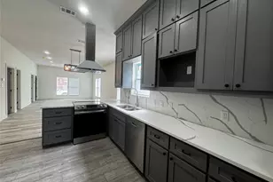 915 E Humbolt St, Fort Worth, TX 76104 - Photo 19