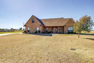 140 Champion Ct, Weatherford, TX 76087 - Photo 3