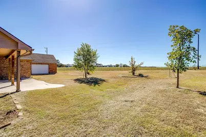 140 Champion Court, Weatherford, TX 76087 - Photo 31