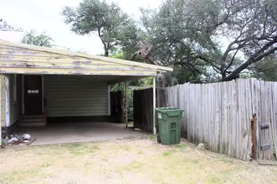 1409 W Dry Street, San Saba, TX 76877 - Photo 3
