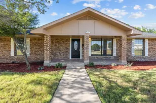 150 Sandlin Ct, Springtown, TX 76082 - Photo 1