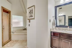 2140 S Winding Creek Dr, Grapevine, TX 76051 - Photo 15