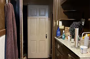 600 E Robert St, Fort Worth, TX 76104 - Photo 9