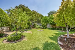 8414 Clover Meadow Dr, Dallas, TX 75231 - Photo 25