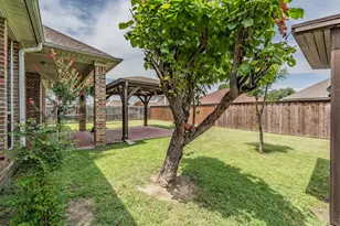 1020 Boscombe Ct, Grand Prairie, TX 75052 - Photo 37