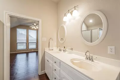 1020 Boscombe Court, Grand Prairie, TX 75052 - Photo 21