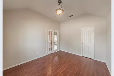 1020 Boscombe Court, Grand Prairie, TX 75052 - Photo 5