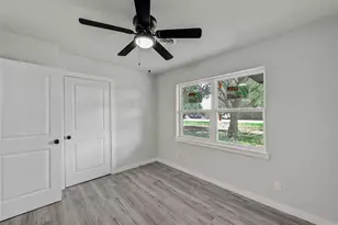 309 E Obuch St, Valley View, TX 76272 - Photo 19