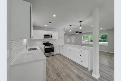 309 E Obuch Street, Valley View, TX 76272 - Photo 9