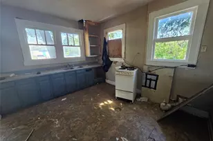 1100 E Walker St, Breckenridge, TX 76424 - Photo 7