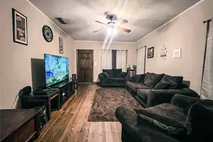 217 Polk St, Gilmer, TX 75644 - Photo 3