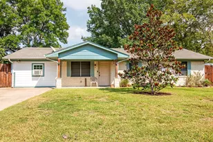 605 S Wilson St, Kaufman, TX 75142 - Photo 1