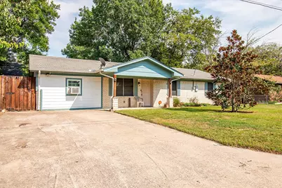 605 S Wilson Street, Kaufman, TX 75142 - Photo 3