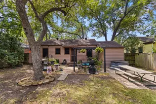 1703 Brandon St, Dallas, TX 75208 - Photo 13