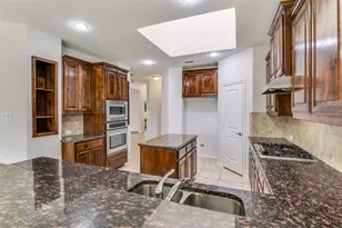 1404 Majestic Meadows Dr, Glenn Heights, TX 75154 - Photo 15