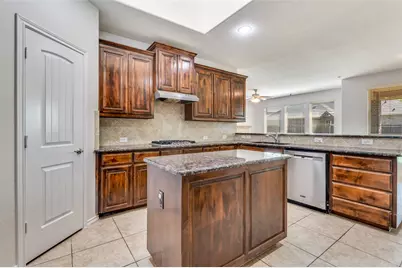 1404 Majestic Meadows Drive, Glenn Heights, TX 75154 - Photo 13