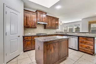 1404 Majestic Meadows Dr, Glenn Heights, TX 75154 - Photo 13