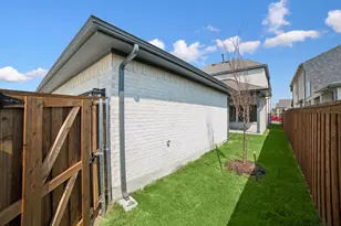 1032 Violet Dr, Crowley, TX 76036 - Photo 3