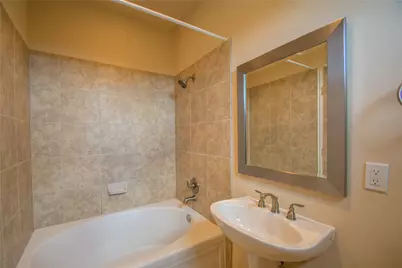 708 Skyline Bluff Court, Fort Worth, TX 76102 - Photo 19