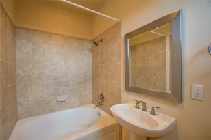 708 Skyline Bluff Ct, Fort Worth, TX 76102 - Photo 19